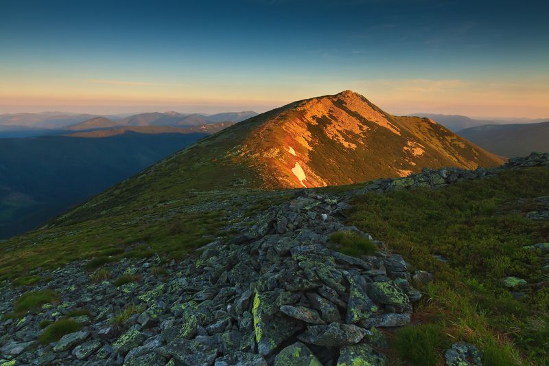Горгани, Украина, Сивуля, горы, лето, Gorgany, Ukraine, Syvulya, sunrise, mountains, sky, peak, outdoor, travel, hiking, dawn, tranquil, calm, silence, Первый Светphoto preview