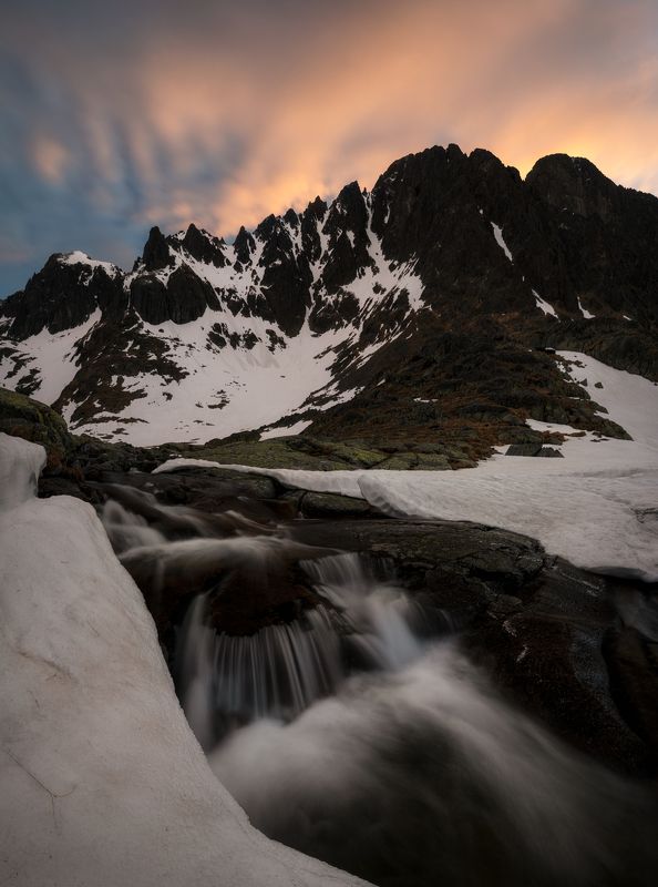 @landscape @mountains @sunrise @hightatras @photography @slovakia @tatry @adventure @peaks Cold valley photo preview