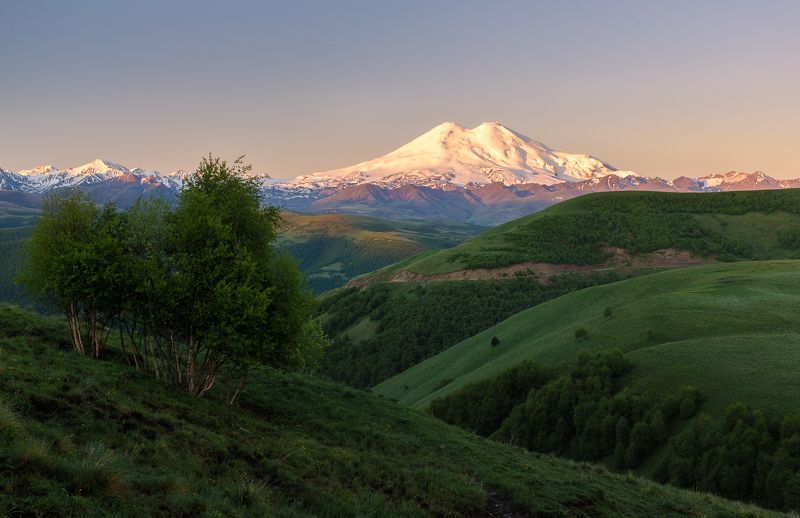 кавказ, приэльбрусье, эльбрус Эльбрус на рассветеphoto preview