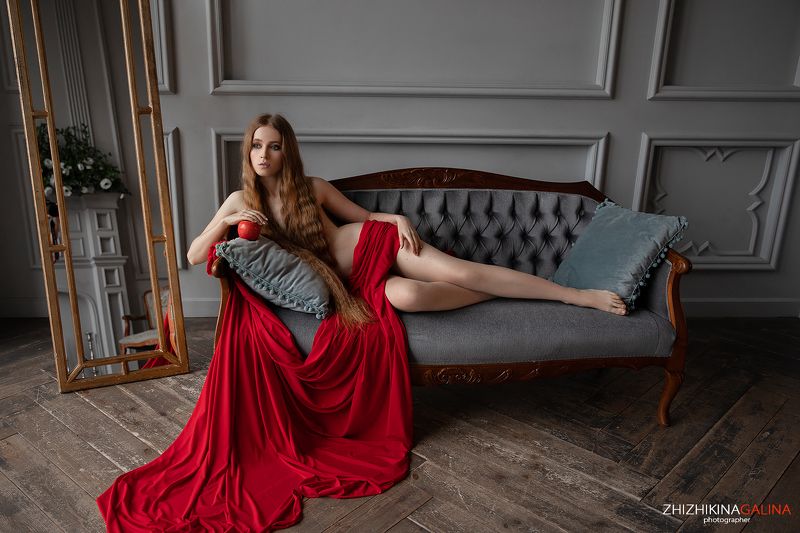 девушка, портрет, лицо, яблоко, руки, рыжая, длинные волосы, girl, face, portrait, derhair Красное яблокоphoto preview