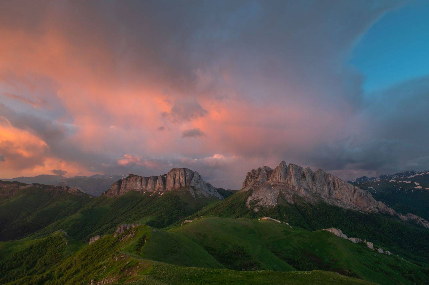 Рассвет над Ачешбоками. Автор: Александр адыгея, большой тхач, кавказ, горы, пейзаж, рассвет, утро, Александр