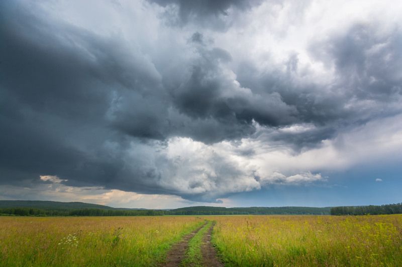 тучи лето поле гроза Замер мир перед грозойphoto preview