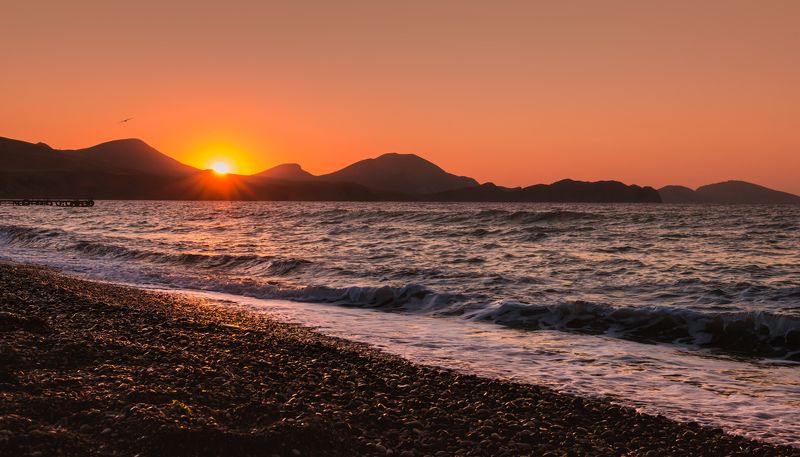 лето август море рассвет И пусть весь мир подождёт...photo preview