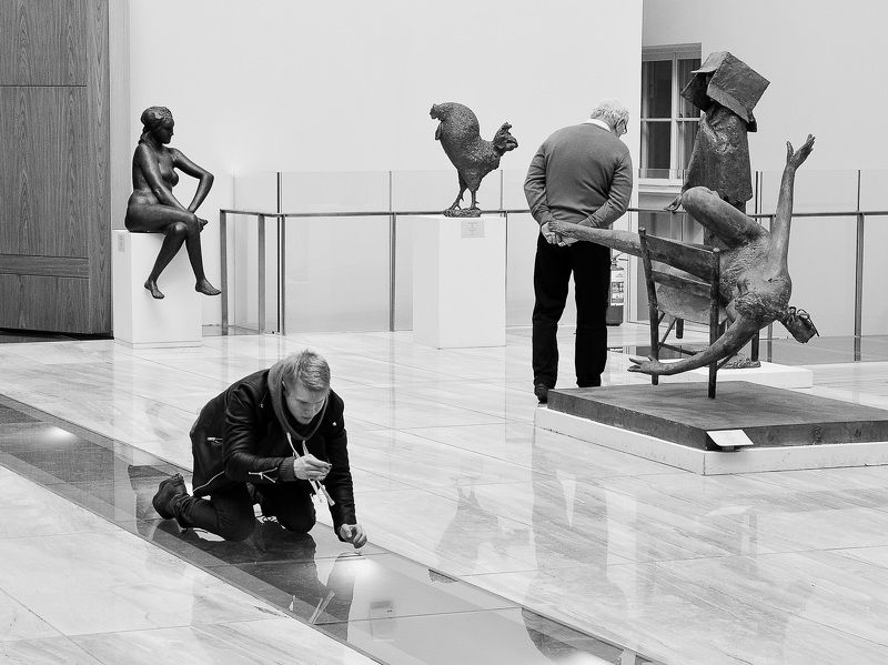 чб, свет, тень, утро, работа, фотография, музей, эрмитаж, спб, санкт-петербург, стрит, люди, выставка, искусство В поисках истины.photo preview