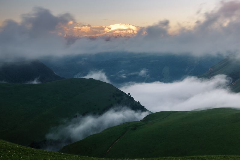 кавказ, приэльбрусье, эльбрус Утро на горе Шаджатмазphoto preview