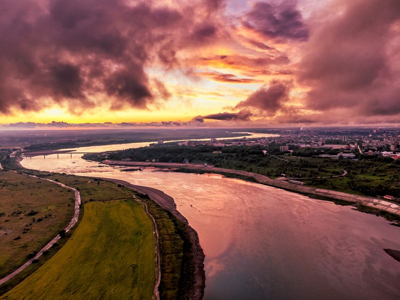 Les Rivières pourpresphoto preview