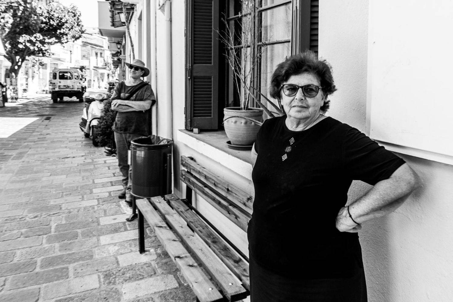 waiting. Автор: zohar ferro street, zohar ferro