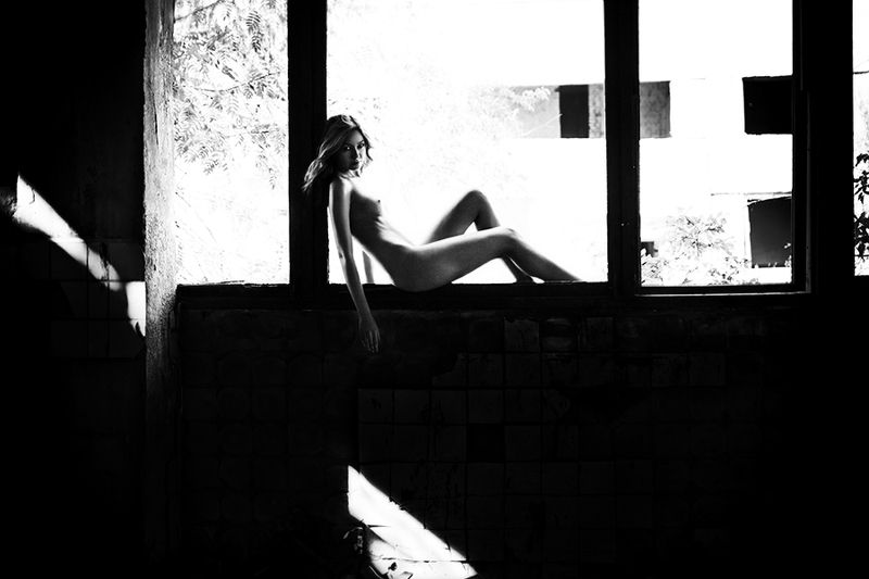art nude, nude, fine art nude, bw nude, estet mf, minimalism nude, urban nude, silhouette nude ***photo preview