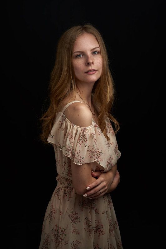 портрет девушка платье girl Portrait dress woman female studio light  Наталияphoto preview