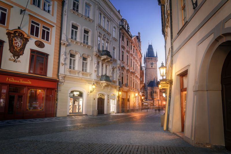 прага, вечер, башни, европа, город, prague, чехия, europe, czech republic, cityscape, city, площадь, староместская площадь, old town square, orloj, орлой, часы, улица Улицы вокруг Староместской площади в Прагеphoto preview