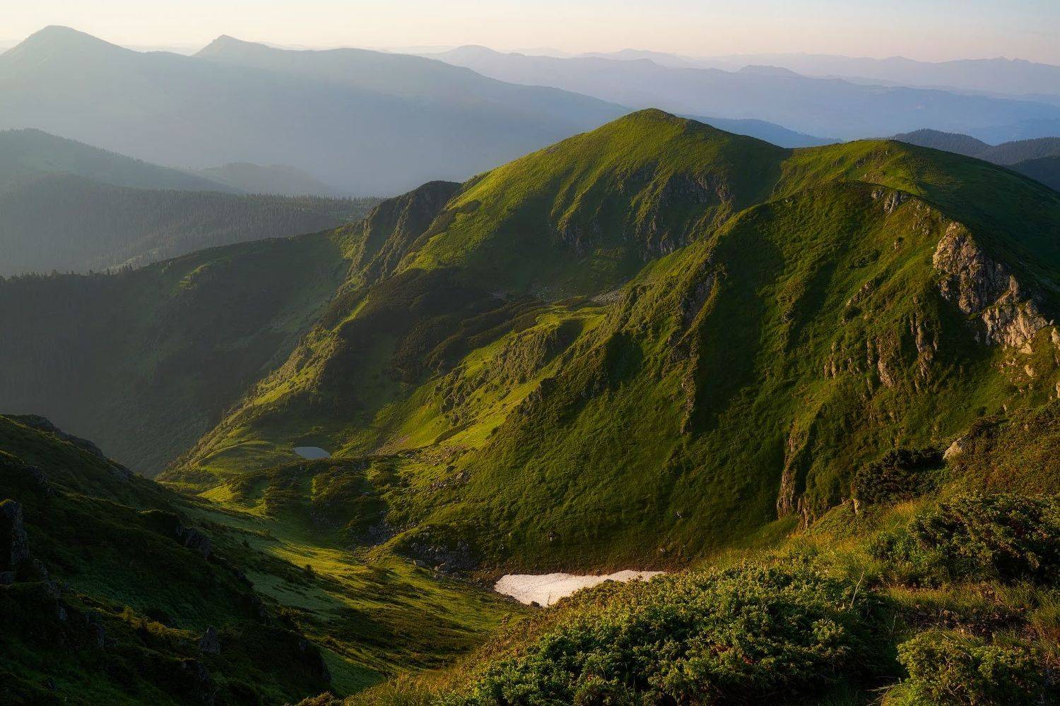 вигляд з Піп Іван Мармароський та озеро Криваве - 07.2021. Автор: Леонид Морозов #nature, #туман, #лес, #oсень, #украина, #карпаты, #пейзаж, #закат, #туман, #солнце, #свет, #mountain range, #mountains, #туризм, #лес, #nature, #природа,, Леонид Морозов