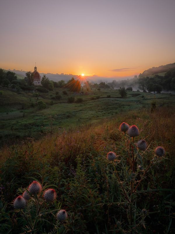 Рассвет близ заброшенного погостаphoto preview