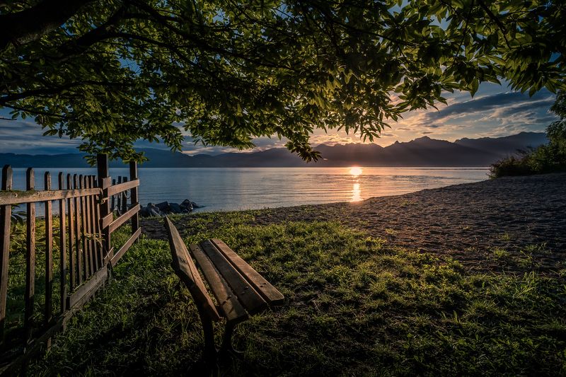 Озеро, рассвет, лавочка, пейзаж Рассвет на озереphoto preview