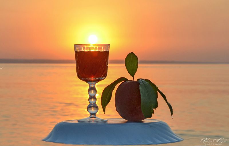 утро, рассвет, восход, река, вода, бокал, персик Солнце в бокале утреннемphoto preview