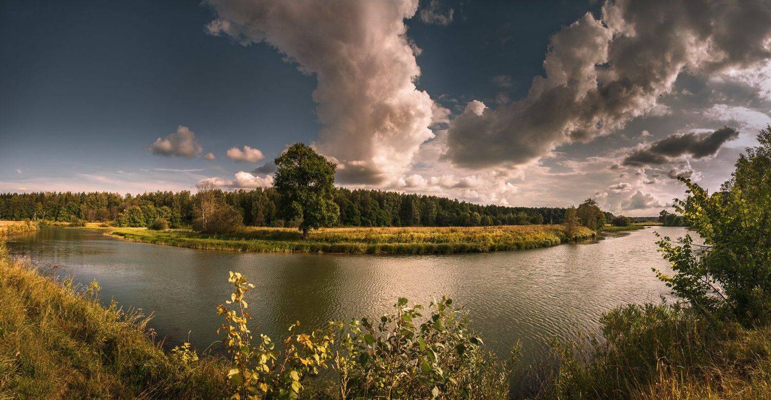 У излучины реки. Автор: Евгений Цветков , Евгений Цветков