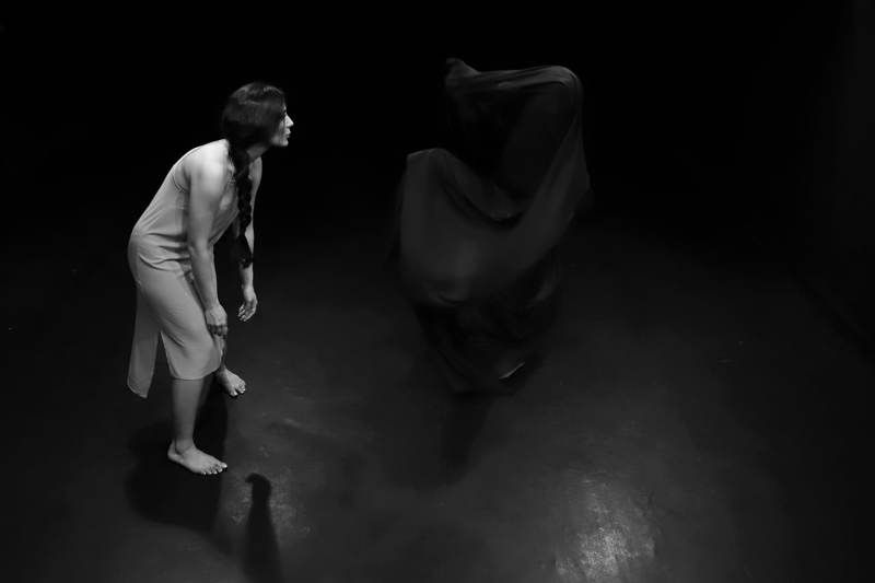 ‏Woman photo preview