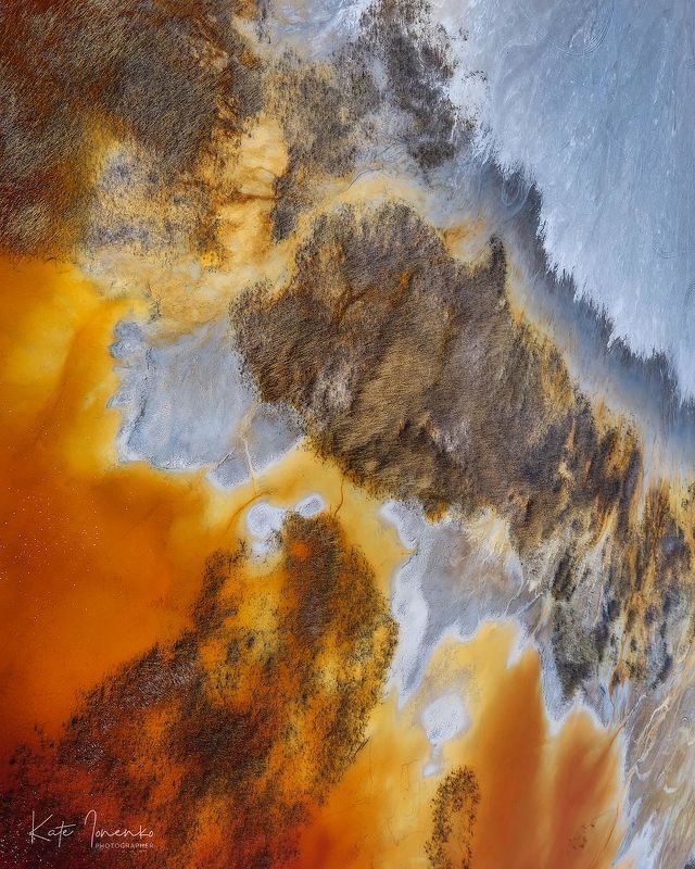 Просто песок, вода и камышphoto preview