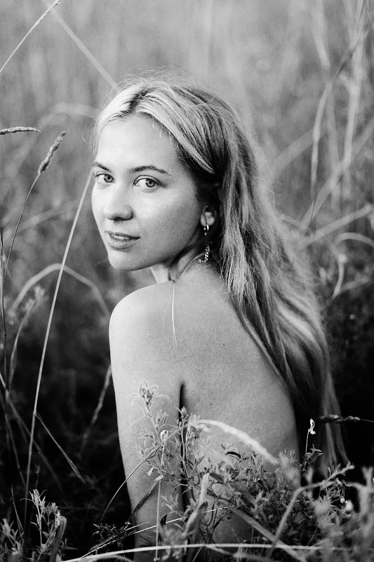 Портрет, женский потрет, portrait, woman, beautiful woman, black and white, young Lizaphoto preview