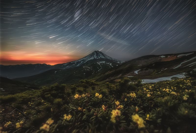 ночь, вулкан и бесконечный космос!photo preview