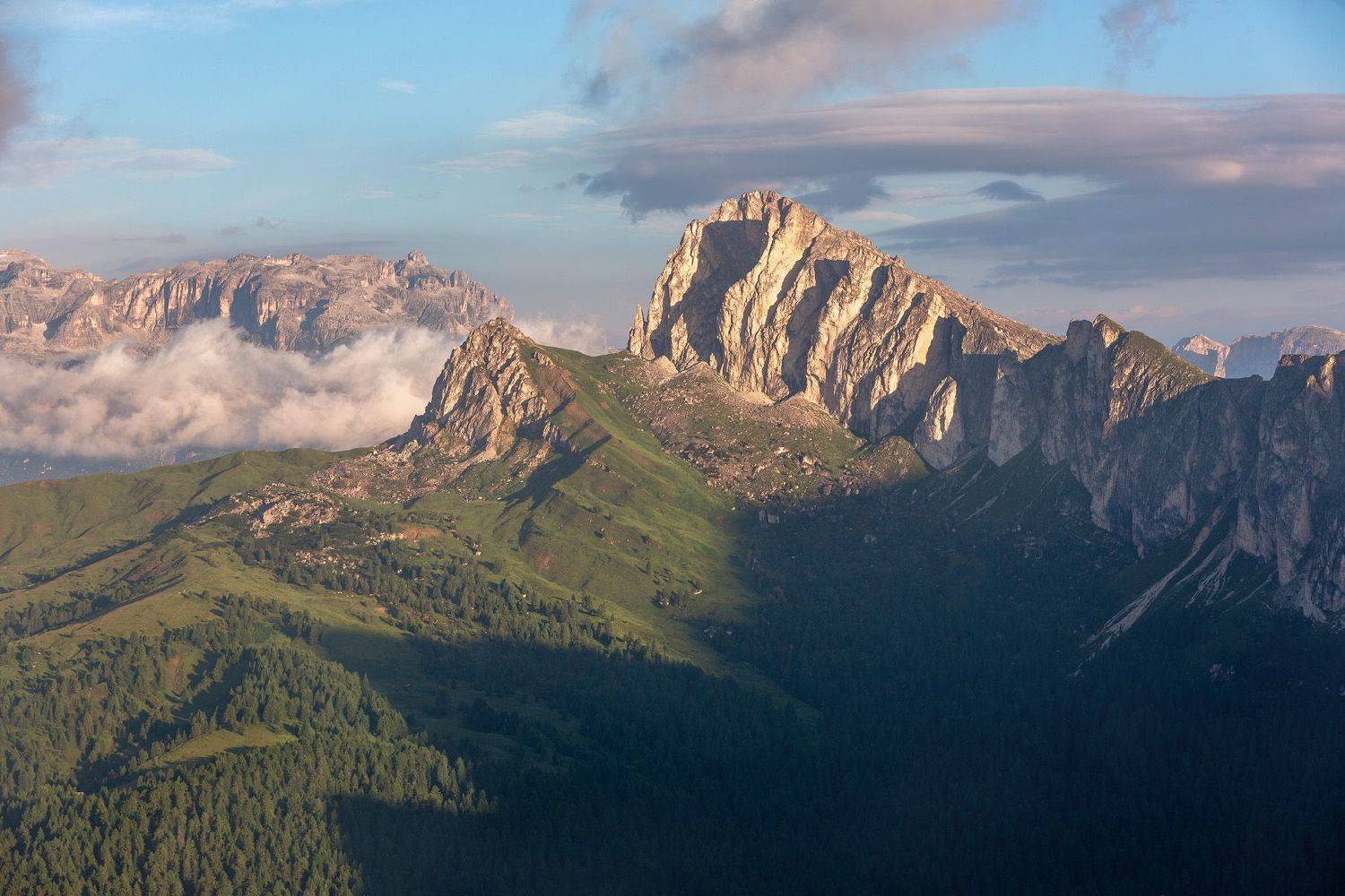 италия, доломиты, горы, облака, восход, природа, landscape, italy, dolomites, golden hour, golden light, sunrise, Геннадий Финенко