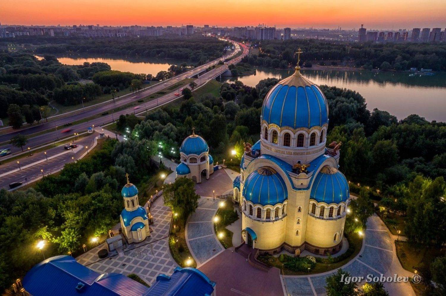 Теплый летний вечер. Автор: Игорь Соболев Храм Живоначальной Троицы, Орехово-Борисово, Москва, вечер, Игорь Соболев