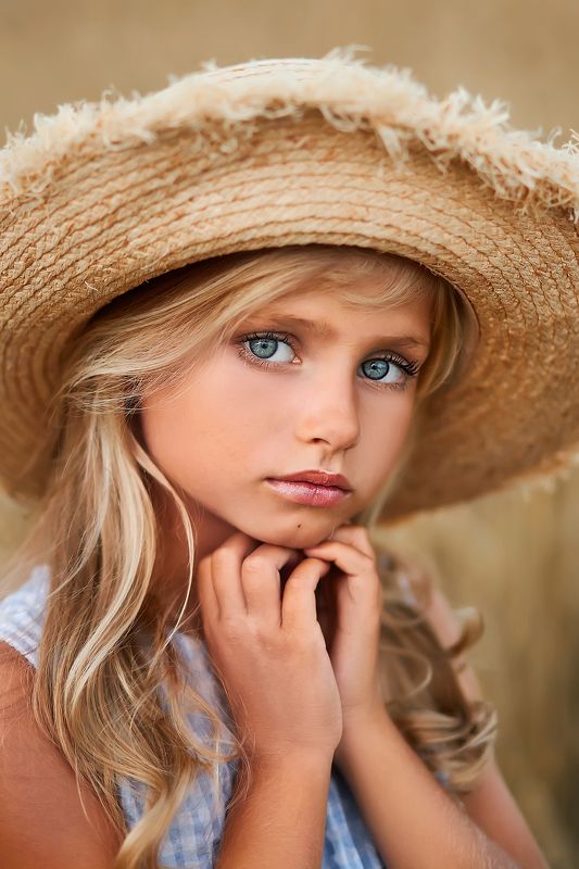 детский портрет, детская фотографий,  красавица, лето , русская красавица, портрет, дети модели Алина-Викторияphoto preview
