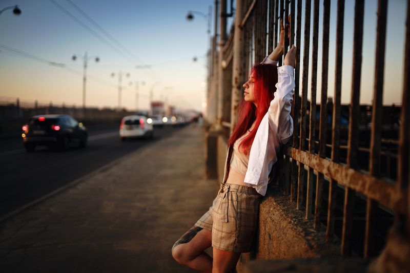 вечер, дорога, девушка, портрет Вдоль ночных дорогphoto preview