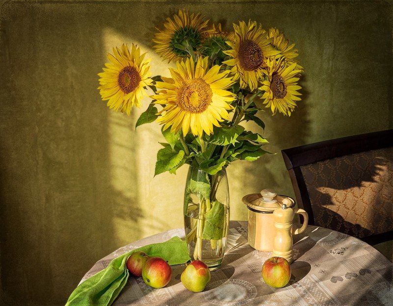 С подсолнухамиphoto preview