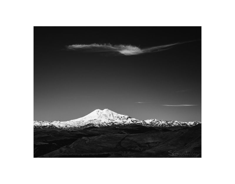 Эльбрус, Джилы-Су, Кавказ, Кабардино-Балкария Пролетая над Элбьрусомphoto preview