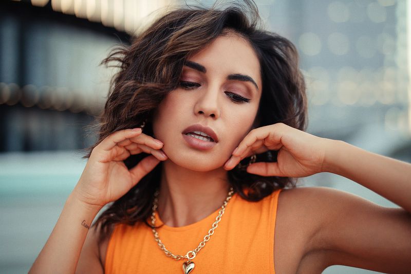 Девушка, оранжевый, москва сити Адилаphoto preview