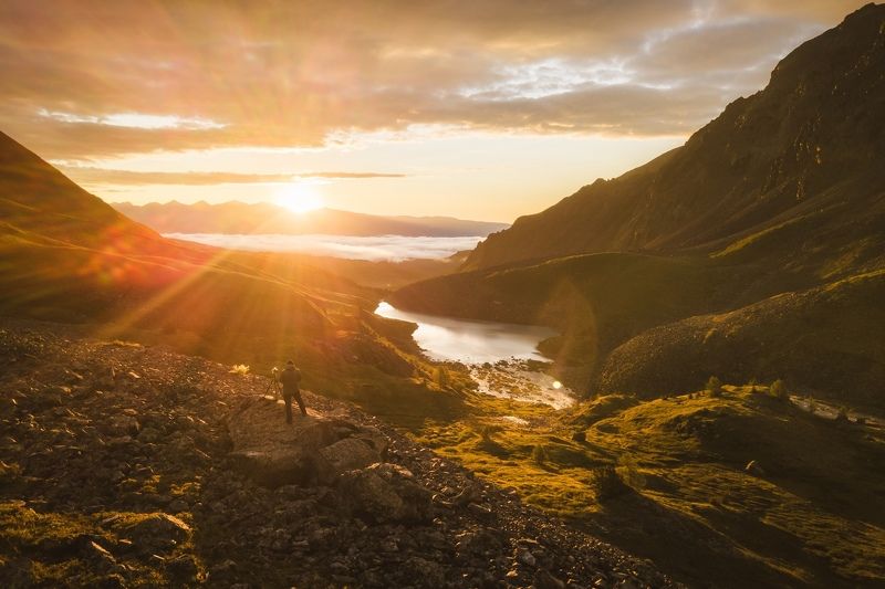 алтай, горныйалтай , каракабак, пейзаж, горы Фотограф на рассветеphoto preview