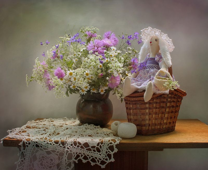 натюрморт, лето, цветы, рукоделие, корзина, зайка тильда, игрушка Беззаботностьphoto preview