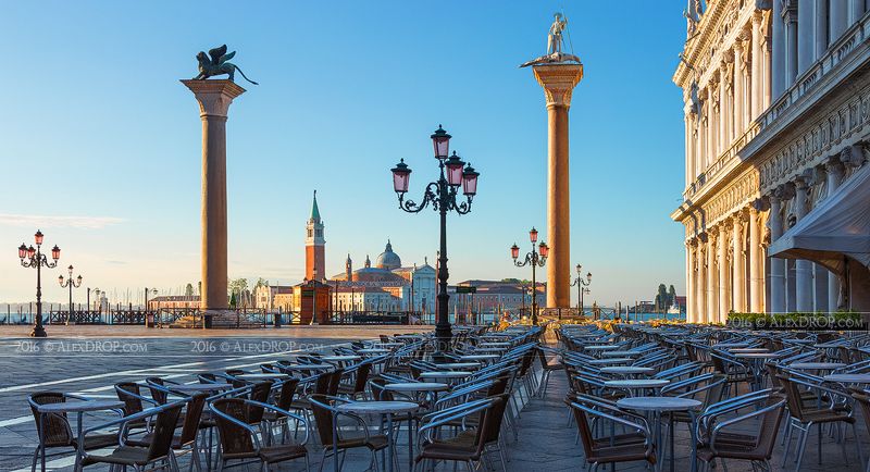 Пьяцетта Сан Марко и станция гондольеров / Gondola Service on Piazza San Marcophoto preview