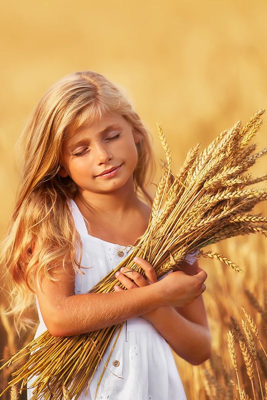 детский портрет, детская фотография,  красавица, летняя фотосессия , фотосессия в пшенице, дети модели , серия в пшенице Алина-Викторияphoto preview