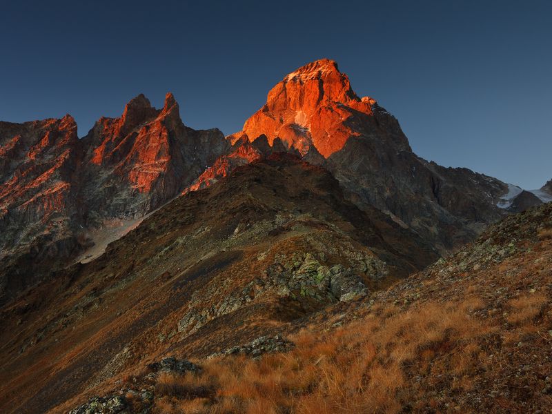 кавказ, горы, закат, пейзаж, oсень, autumn, fall, mountains, svaneti, ushba, caucasus, georgia, outdoor, season, travel, hiking, peak, summit, evening, golden hour, tranquility, adventure, Last Lightphoto preview
