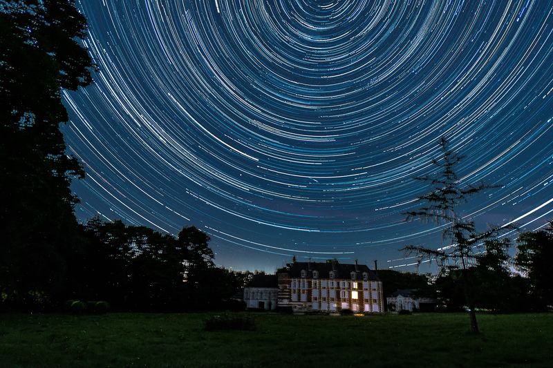 circumpolaire; night; astrophotography; stars; star trail; astronomy; sky Circumpomaire over Durdan castlephoto preview