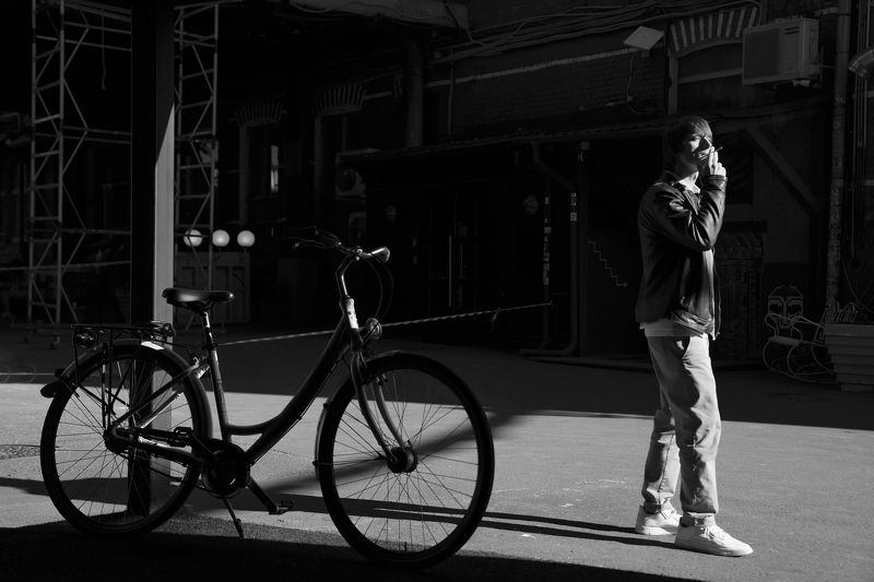 уличная фотография, стрит, Стою курюphoto preview