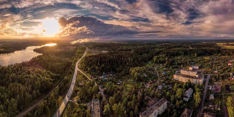 Август пахнет осенью, хоть еще тепло.photo preview