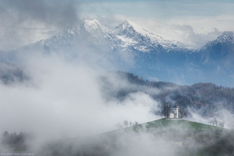 slovenia, словения Cреди облаковphoto preview