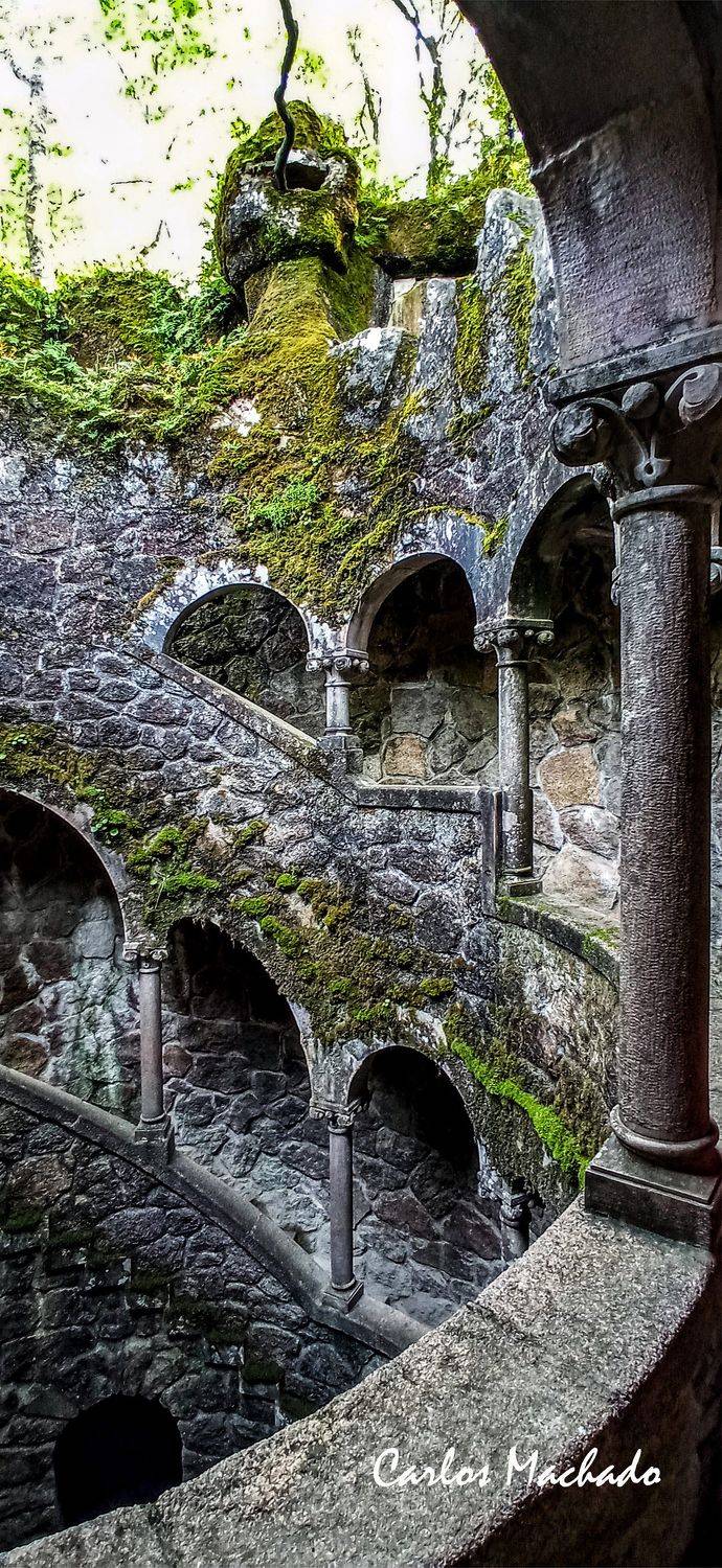 Sintra - Regaleira Well. Автор: Carlos Machado Street, Reportage, City, , Carlos Machado