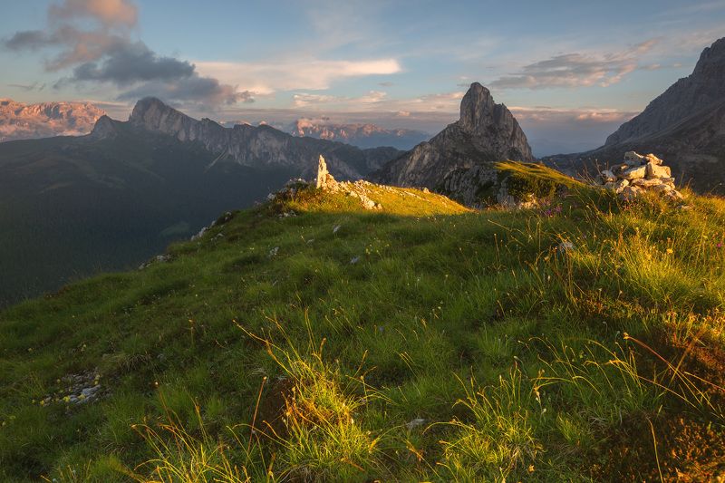 италия, доломиты, горы, облака, восход, природа, landscape, italy, dolomites, golden hour, golden light, sunrise Утро альпийского лета. фото превью