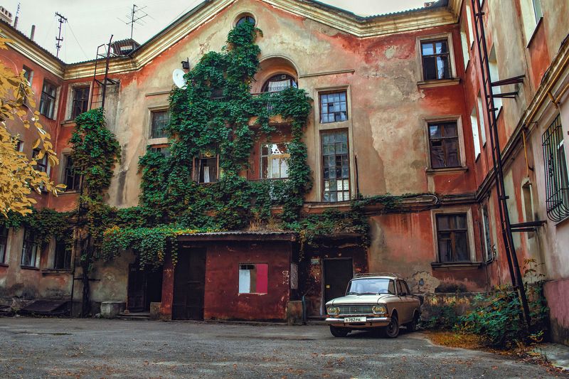 Тихий дворикphoto preview