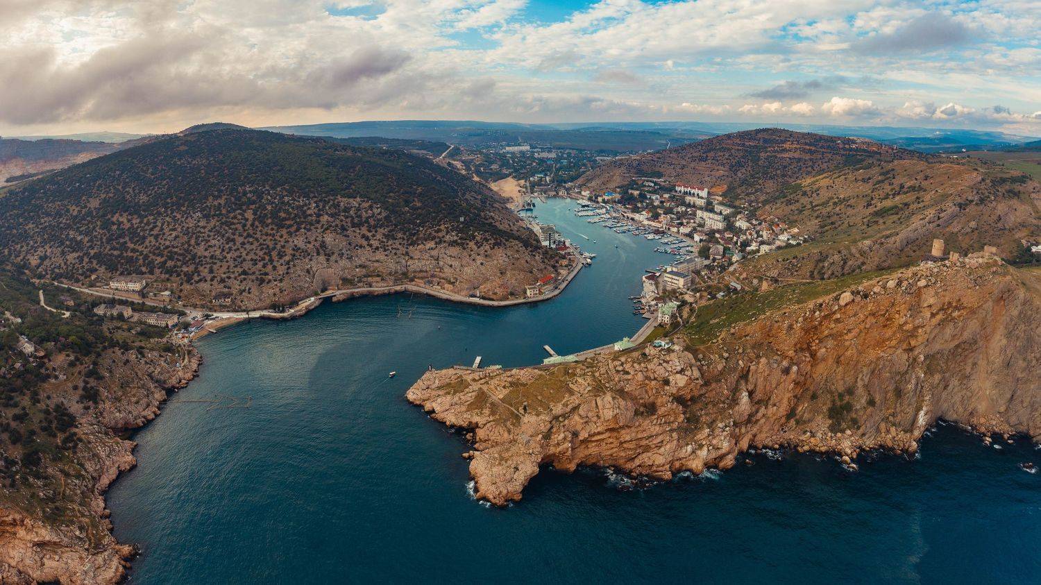 Балаклавская бухта. Автор: Коровин Кирилл балаклава, Коровин Кирилл