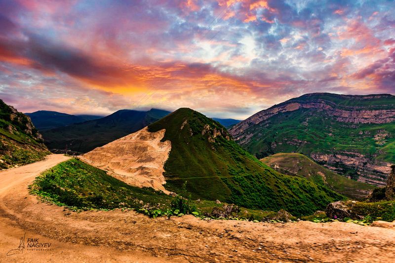 Дорога в горыphoto preview