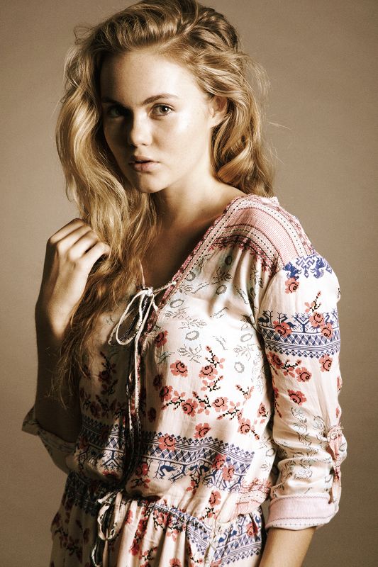 portrait fineart art mood model woman sexy ---photo preview