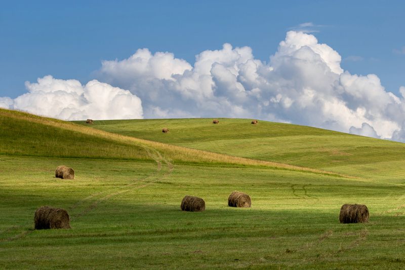 облака ,кчр горы ,карачаево -черкесия ,небо,стога Летние зарисовки ... фото превью