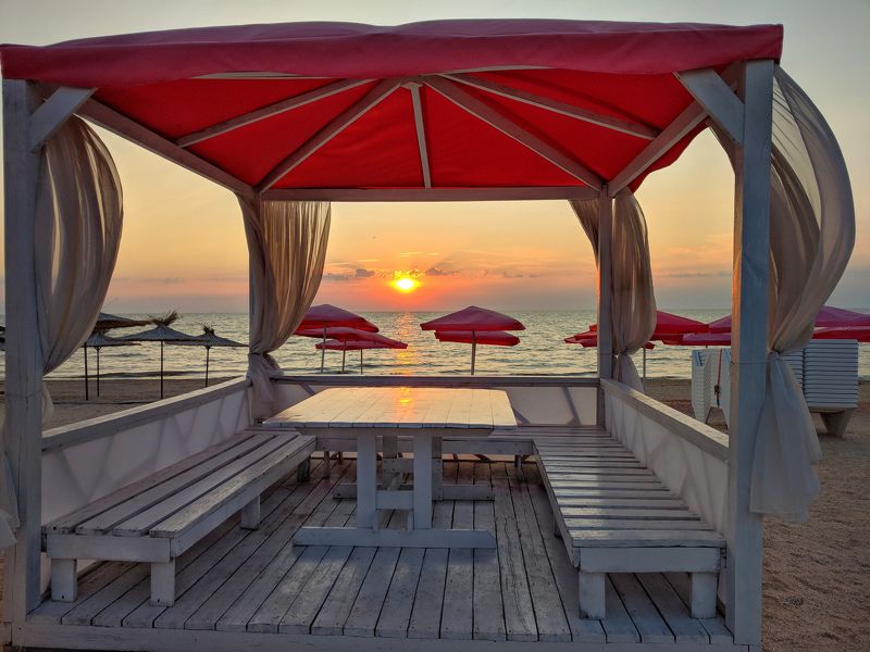 утро,азов,море,sunrise,sun,landscape,вода,лето,арабатка,восход,ракушки,контровый,свет,цвет,sea,волны,солнце,берег На парусах рассветаphoto preview