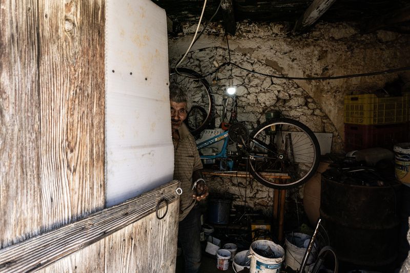 street Shy bike facilityphoto preview