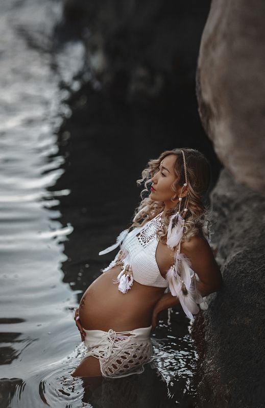 фотосессия в ожидании беременность женский портрет Возрождениеphoto preview