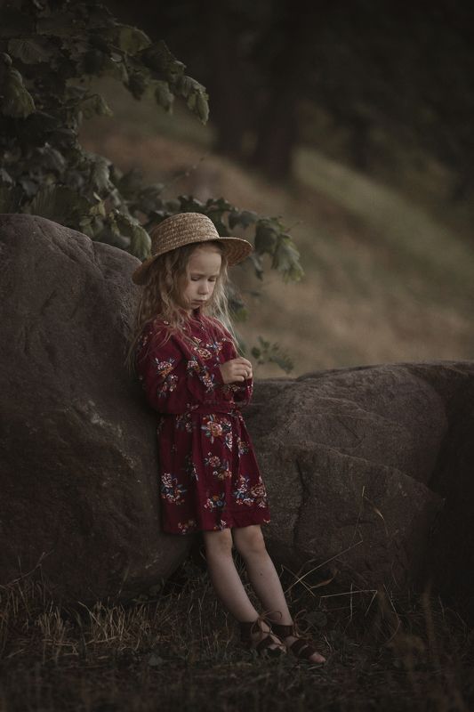 девочка шляпка прогулка лето Прогулкаphoto preview